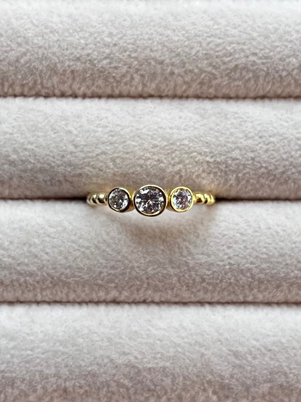 R138 | Bezel Set 3 Stone Beaded Band Ring